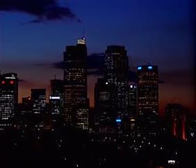 城市深夜实拍视频视频的预览图